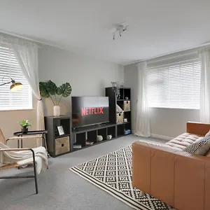  Apartment Springvale