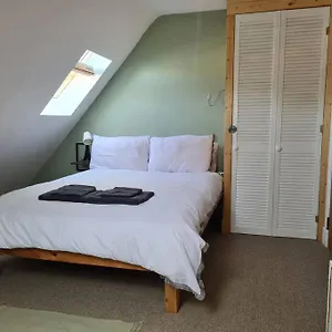  Holiday home 6 En-suite Bedrooms; Garden; Driveway;pet Friendly United Kingdom