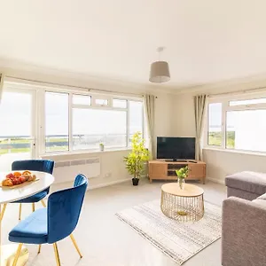  Apartment Wow! Seaview Sleeps 6-free Parking United Kingdom